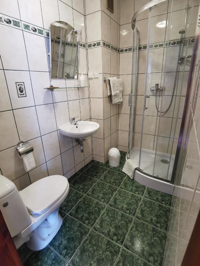 Bed and Breakfast Dom Pod Tujami à Cracovie Extérieur photo