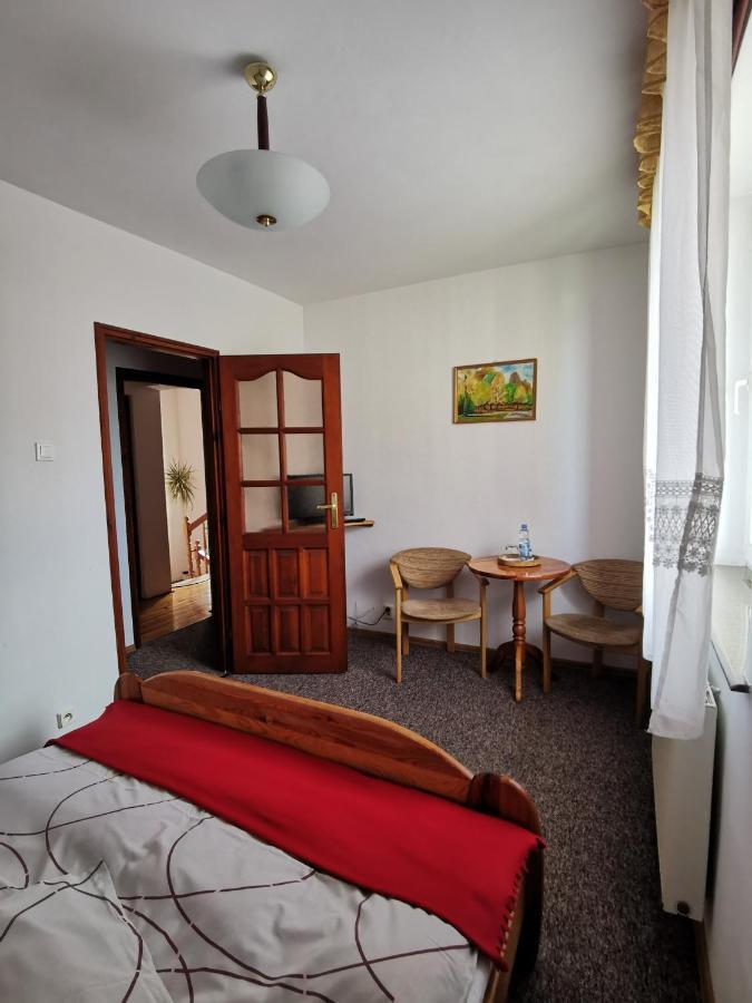 Bed and Breakfast Dom Pod Tujami à Cracovie Extérieur photo